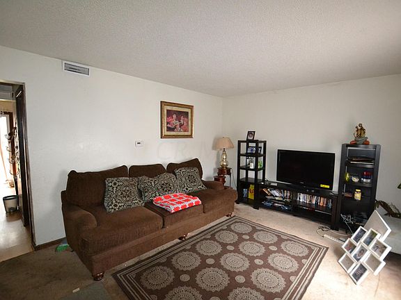 2nd image of 3567 Ringling Ln