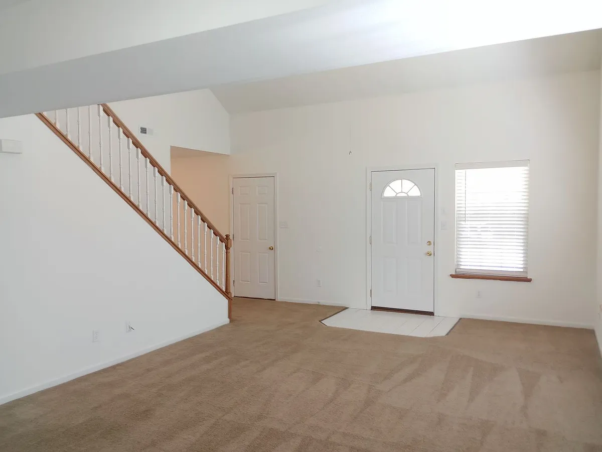 Building Photo - 1720-1722 Juniper Dr