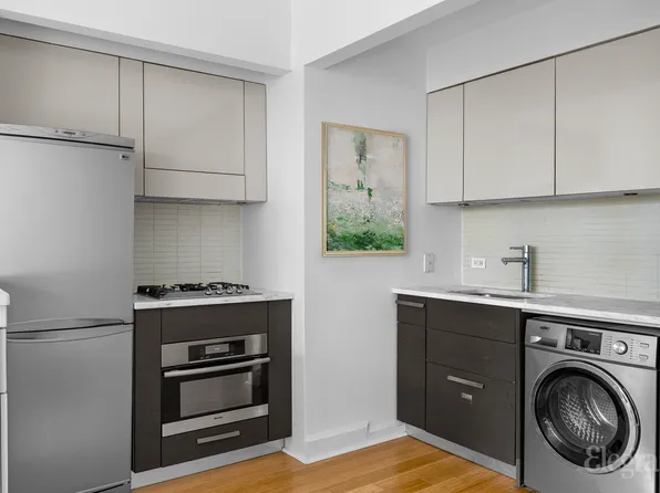 505 West 47th Street image 4 of 10