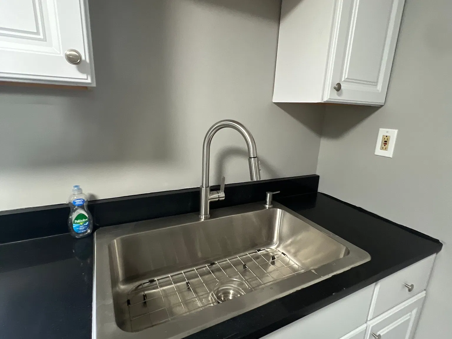 Freshly updated 3 Bedroom 204 Minooka Street is located in Pittsburgh's Carrick neighborhood, jus... — Photo 4