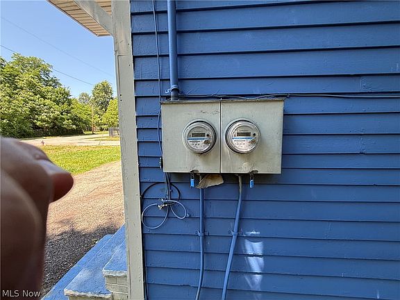 5th image of 7108 Dellenbaugh Ave