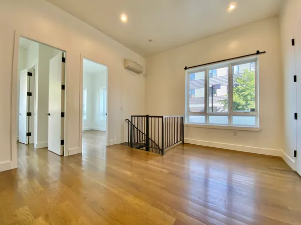 162 Central Ave APT 1A, Brooklyn, NY 11221