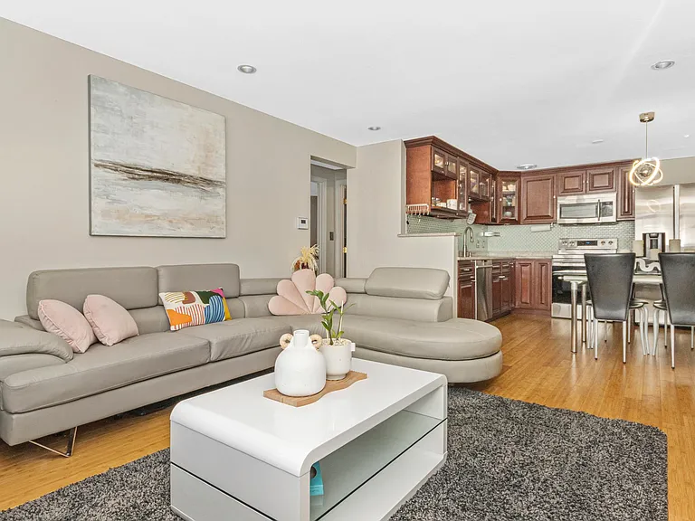 20 Miller St #11 — Photo 4