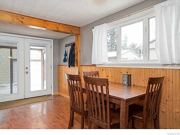 5th image of 70 Mayberry Dr W