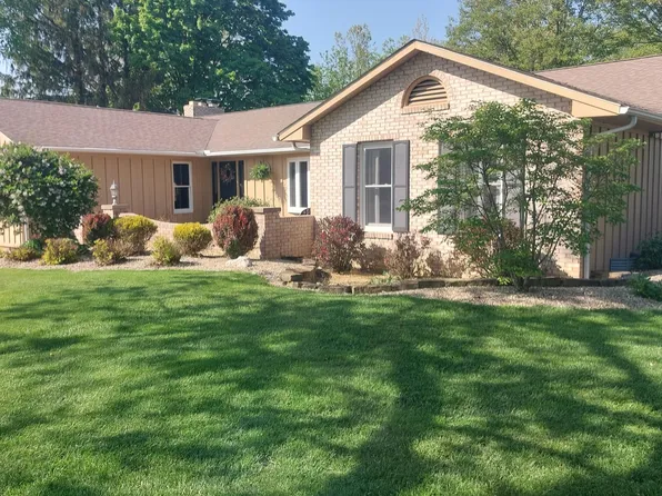 21433 Wintergreen Dr, Circleville, OH 43113