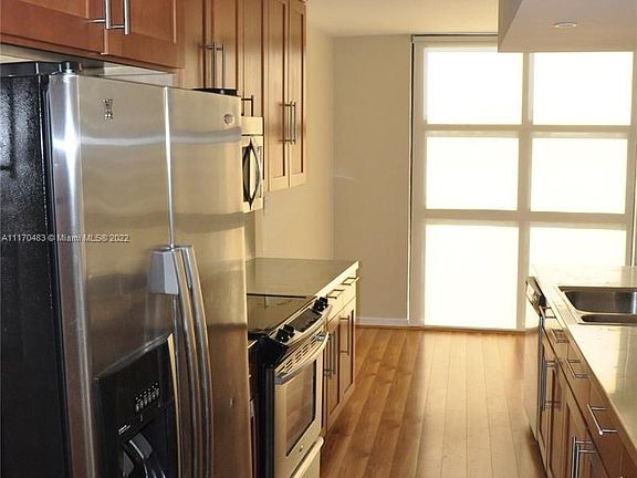 4th image of 9 Island Ave APT 606