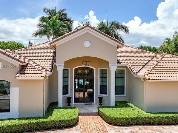 8631 SW 166th St, Palmetto Bay, FL 33157
