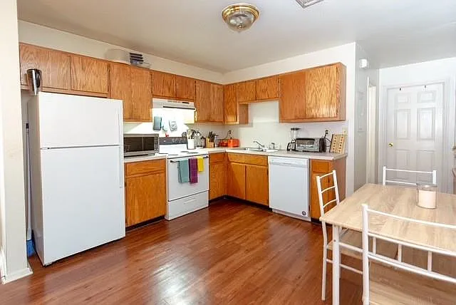 712 Peques St — Photo 3