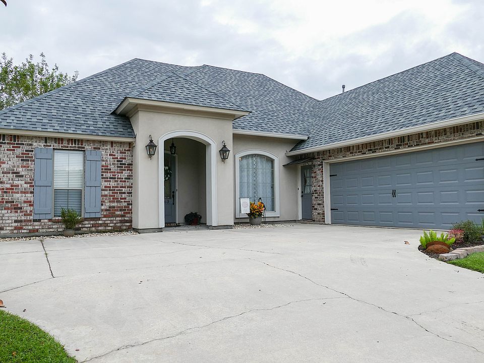 1st image of 18063 Manning Dr