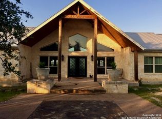 209 Saddle Wood Trl, Comfort, TX 78013