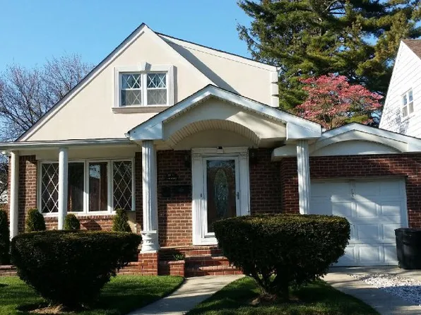 23111 128th Rd, Springfield Gardens, NY 11413