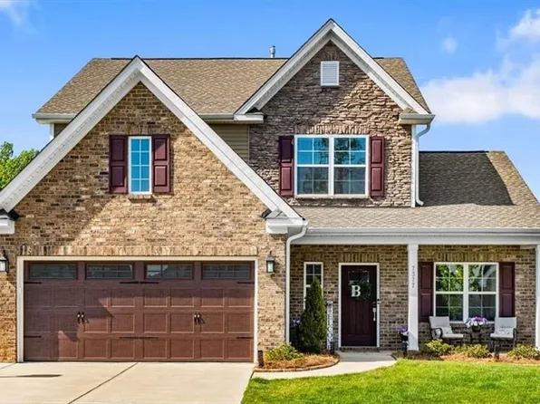 7377 Deerhurst Ln, Kernersville, NC 27284
