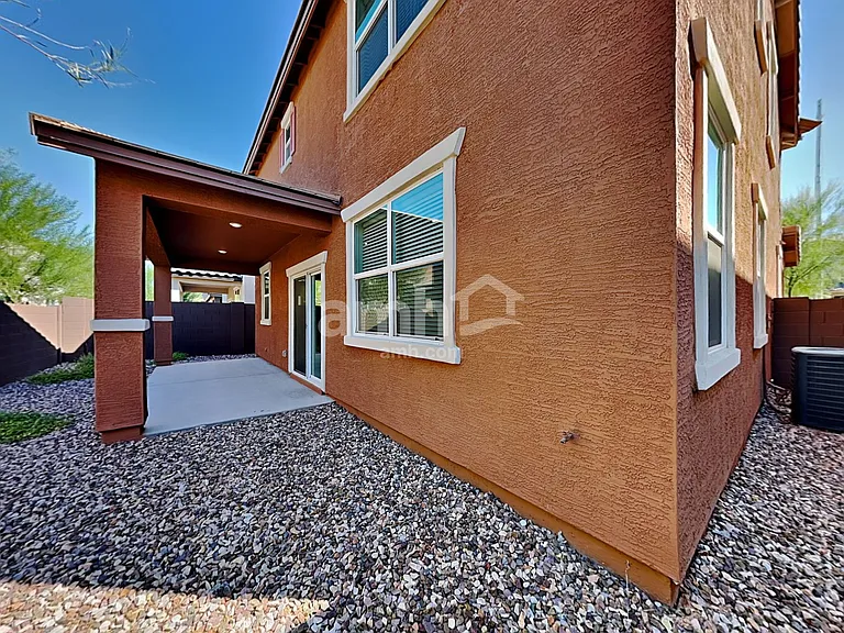 670 W Laredo Ave — Photo 17