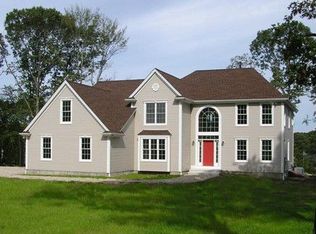 71 Oxford Ct, Groton, CT 06355