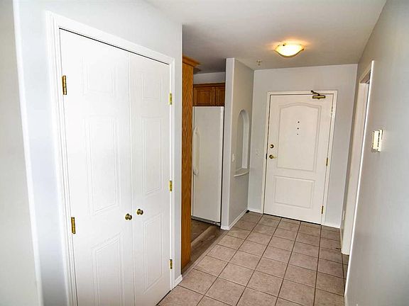 4th image of 43 W Westlake Cir #307