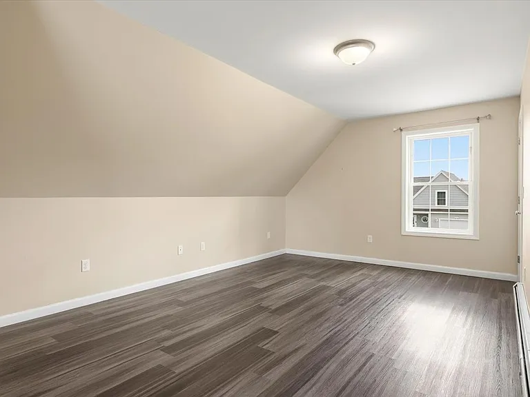6 Stephanie Dr — Photo 2