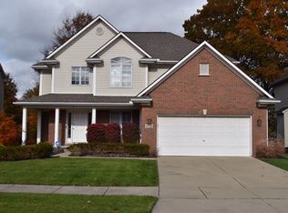 37120 Vista Dr, Westland, MI 48185