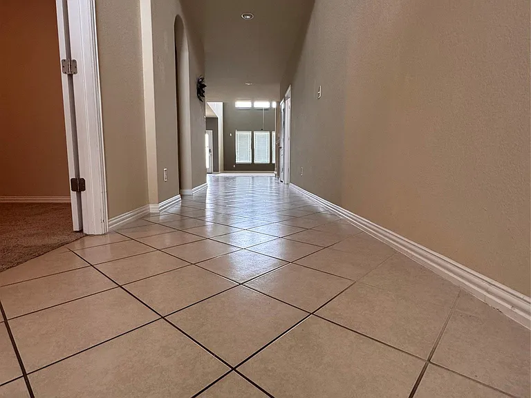 914 Emory Stable Dr — Photo 3