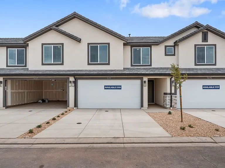 2105 S Wolverine Way — Photo 3
