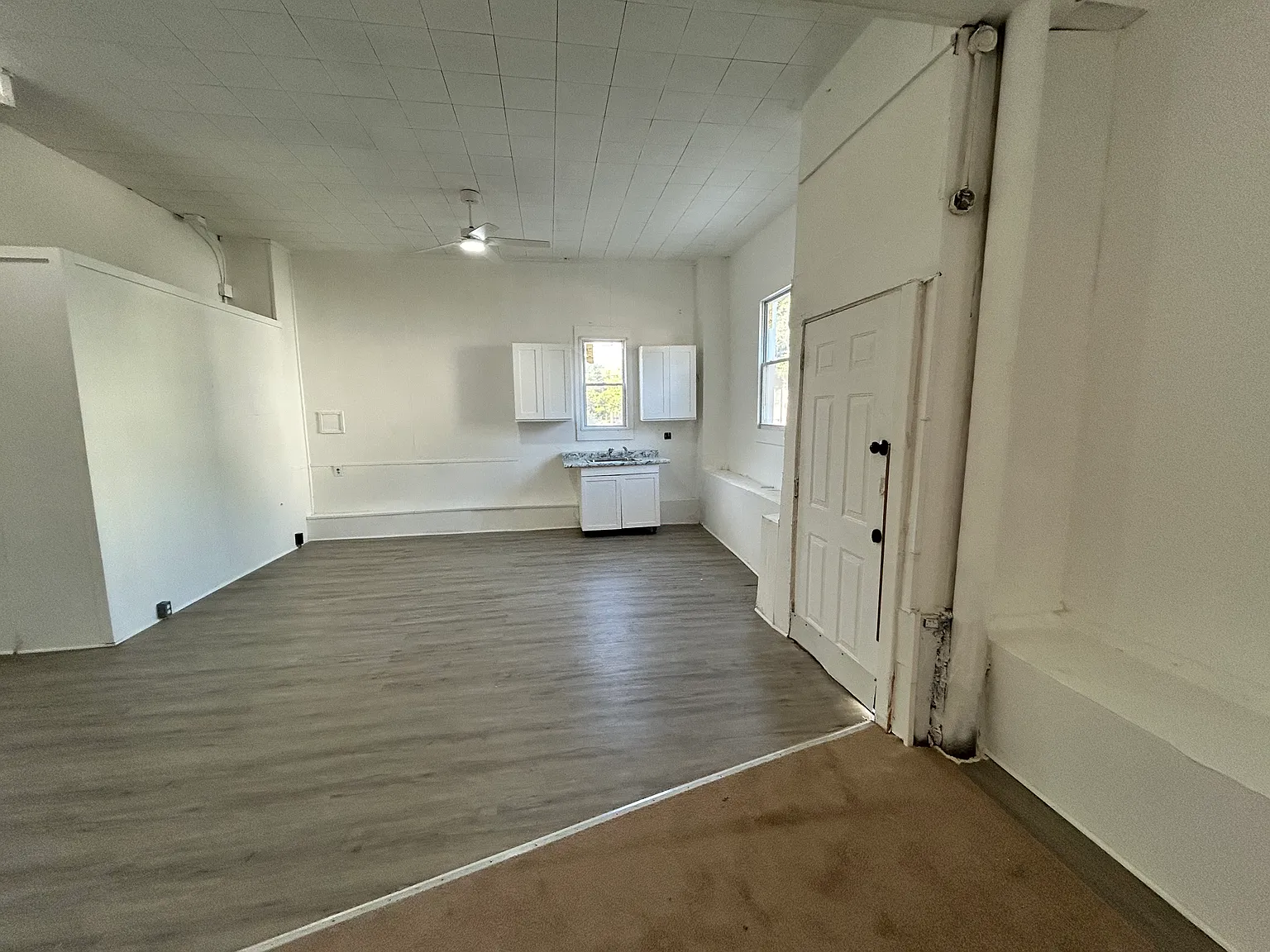 Studio, $750 — Photo 3