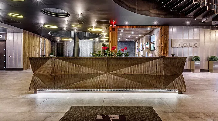 Rented by The KCI Group | media 52