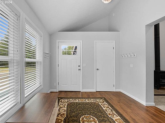 4th image of 41851 SE Wildcat Mountain Dr