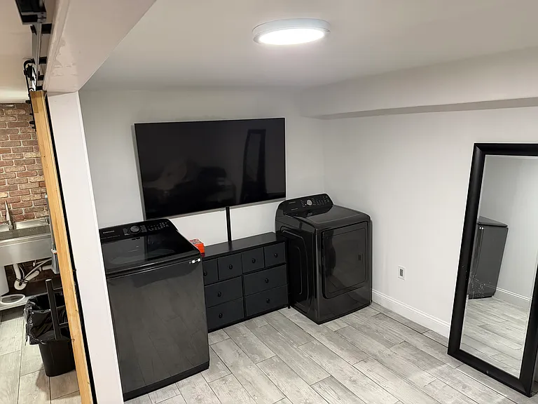 142 Music Center Dr — Photo 10