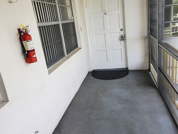 3rd image of 110 Stratford E #H