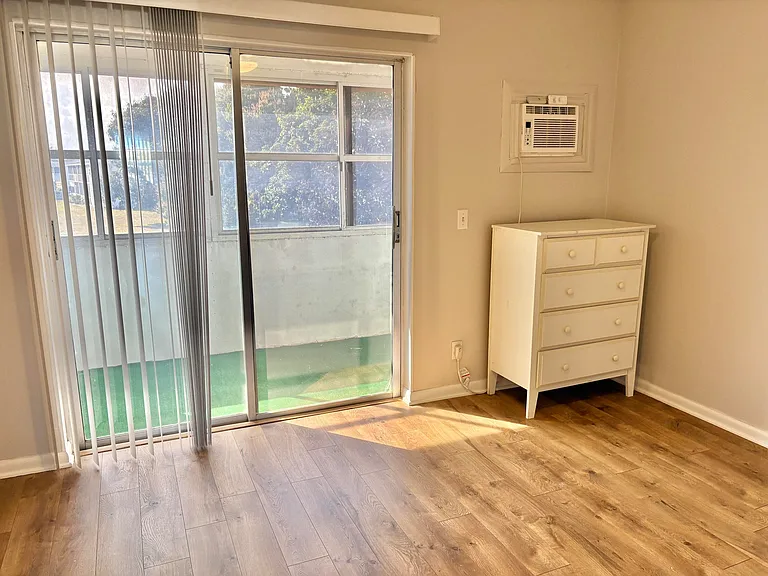 372 Camden Dr #P — Photo 3