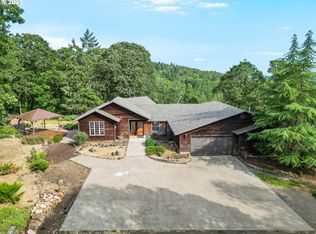 691 Raccoon Dr, Oakland, OR 97462