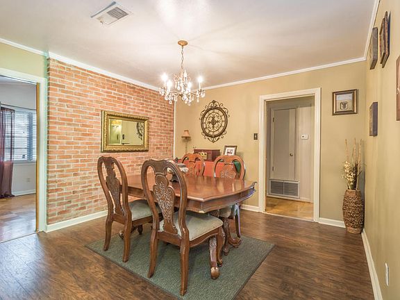 5th image of 713 Prioux St