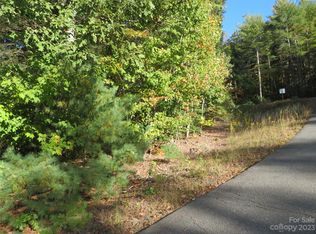 1551 Oak Hill Dr, Morganton, NC 28655