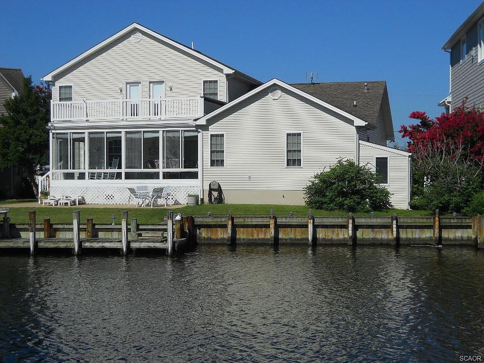 1st image of 38385 Maple Ln