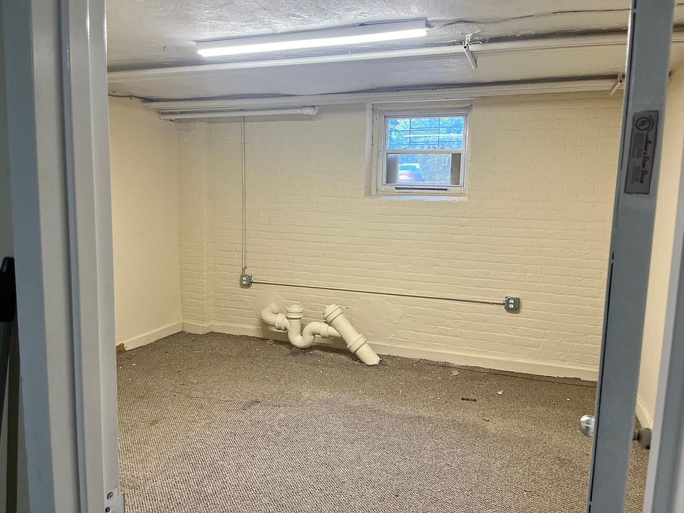 2nd image of 30 Gates Ave #B10