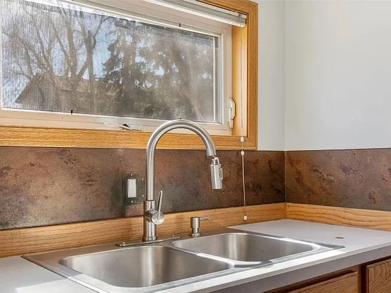 803 N Grand Ave — Photo 8