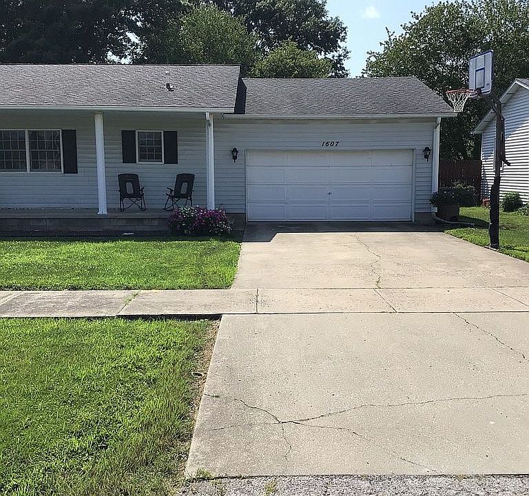 1607 N Franklin St, Litchfield, IL 62056 Zillow