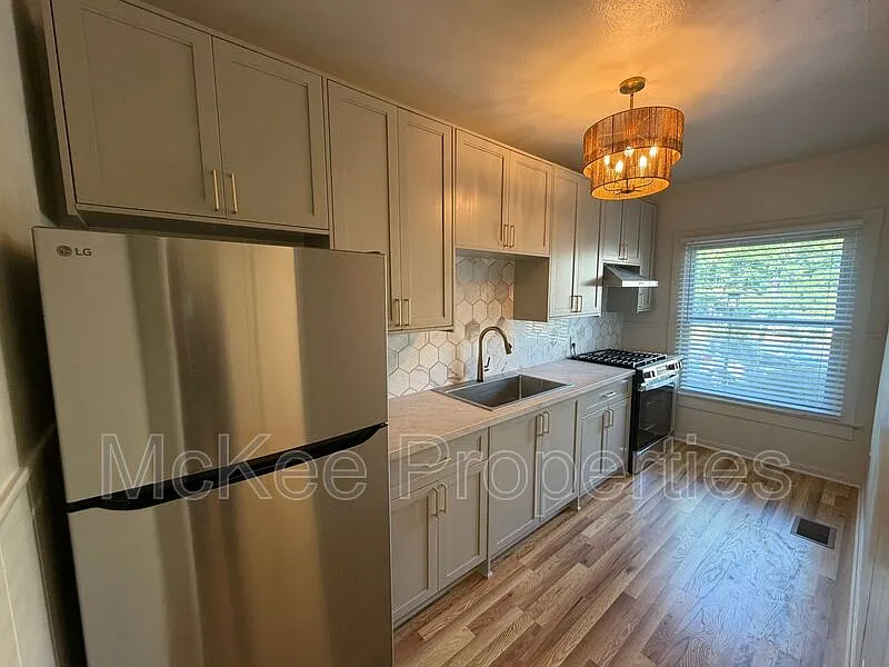 1 bed, 1.0 bath, $2,150 — Photo 1