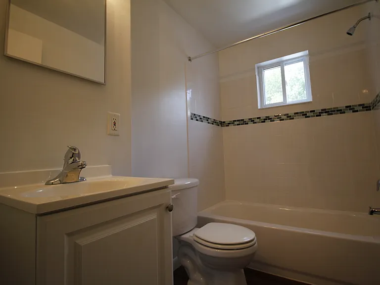 Oak Ridge Apartments — Photo 9