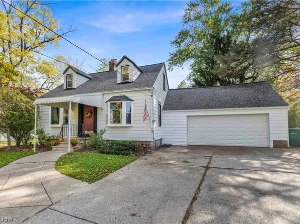 2950 Hillside Rd, Seven Hills, OH 44131