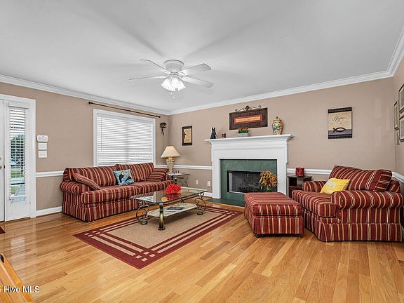 5th image of 402 Hearthstone Drive