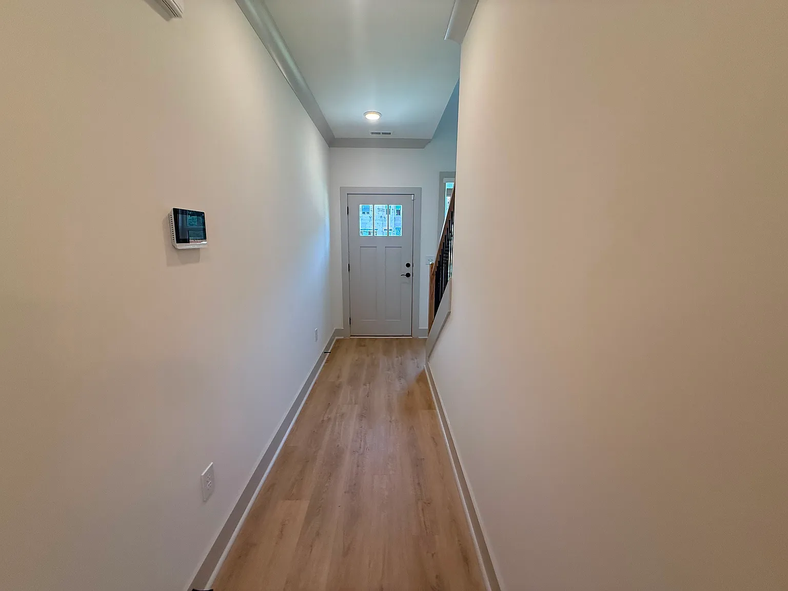 3 bed, 2.5 bath, 1629 sqft, $2,095 — Photo 3
