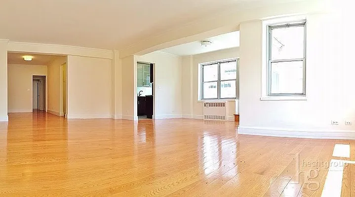 Rented by Hecht Group | media 11