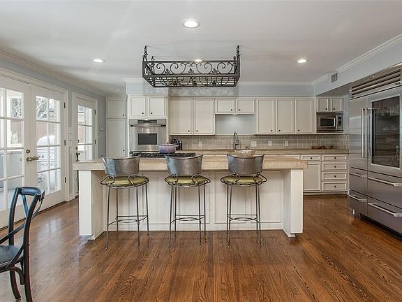 2nd image of 4005 Monticello Dr