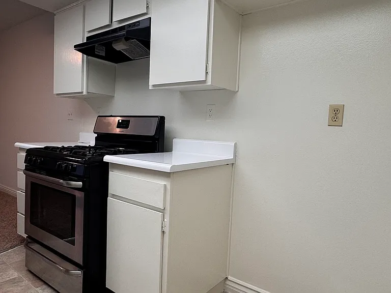 4901 Whitsett Ave #203 — Photo 10