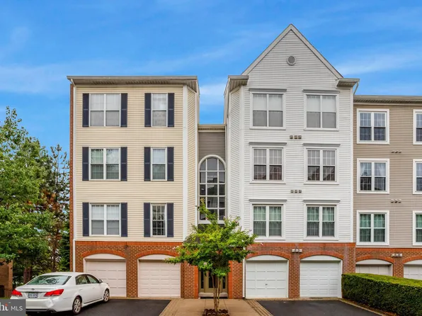 245 S Pickett St APT 102, Alexandria, VA 22304