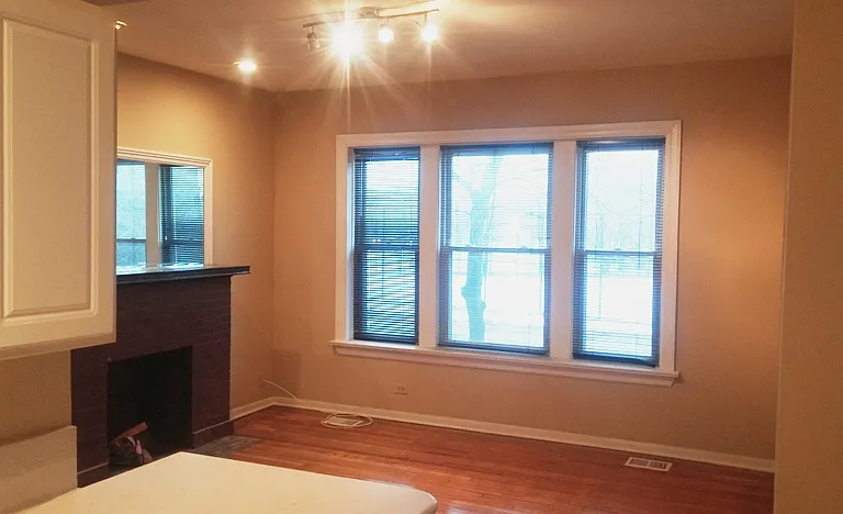 5866 N Ridge Ave #3 — Photo 2