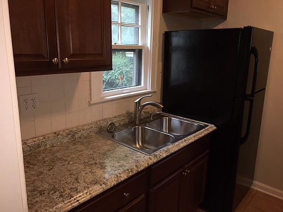 3rd image of 22471 Lakemont Ave
