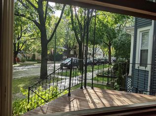 2438 W Cullom Ave, Chicago, IL 60618