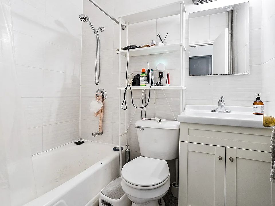 242 E 40th St, New York, NY 10016 | Zillow