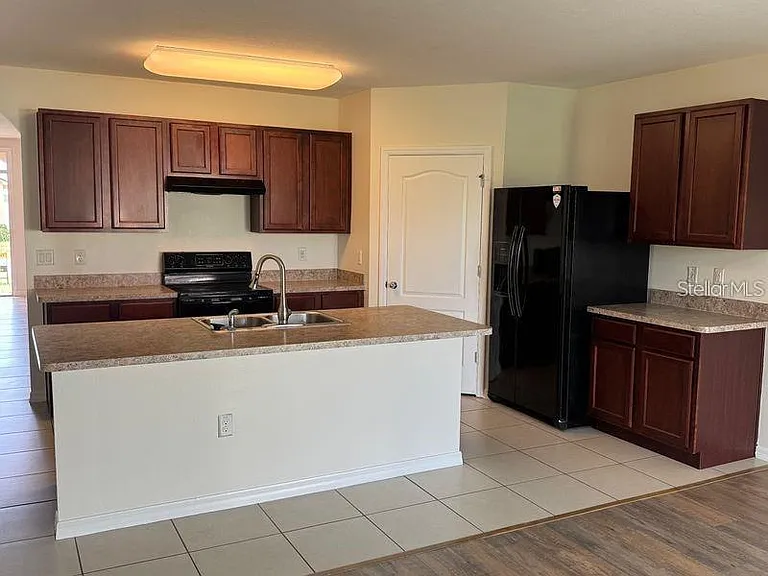 241 Hamlet Rd — Photo 22